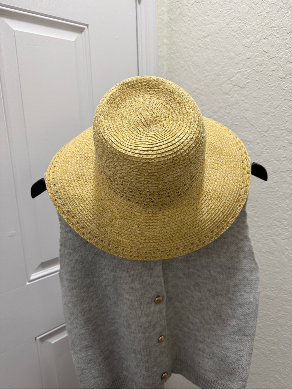 Giani Bernini sun hat new with tags !! Adjustable
